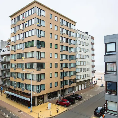 Cozy Coastal Flat W Views, Cleaning Included Middelkerke