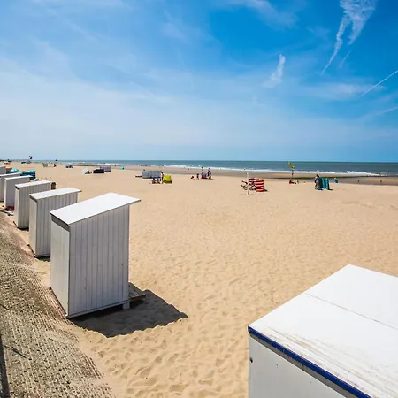Cozy Coastal Flat W Views, Cleaning Included * Middelkerke